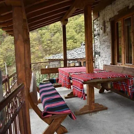 Holiday home бели ружи