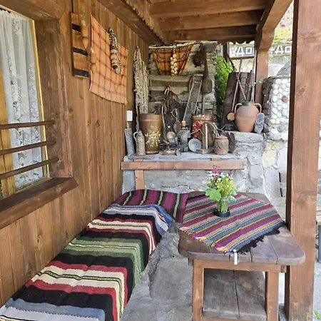 бели ружи Holiday home *
